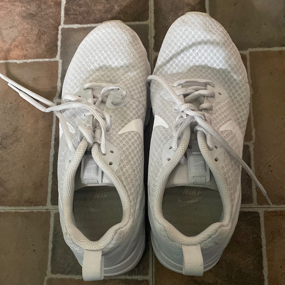 Nike tennis shoes